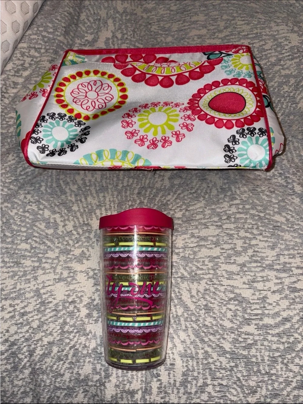 Thirty-One Deluxe Beauty Bag in Citrus Medallion pattern + tervis cup + lid new